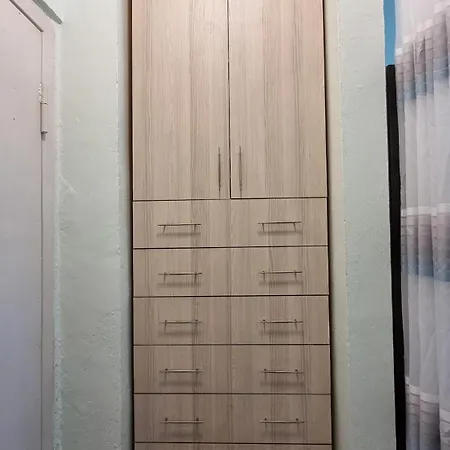 Edis's Corner 티라나