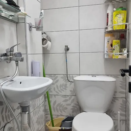 Edis's Corner Apartment