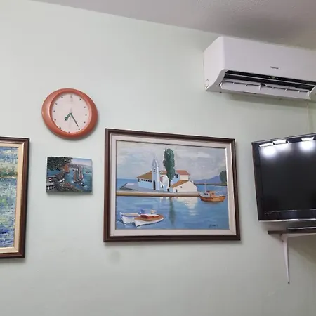 Edis's Corner *