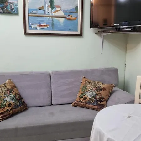 Apartamento Edis's Corner Tirana