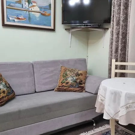 Edis's Corner Tirana