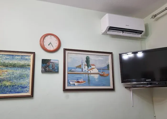Edis's Corner *